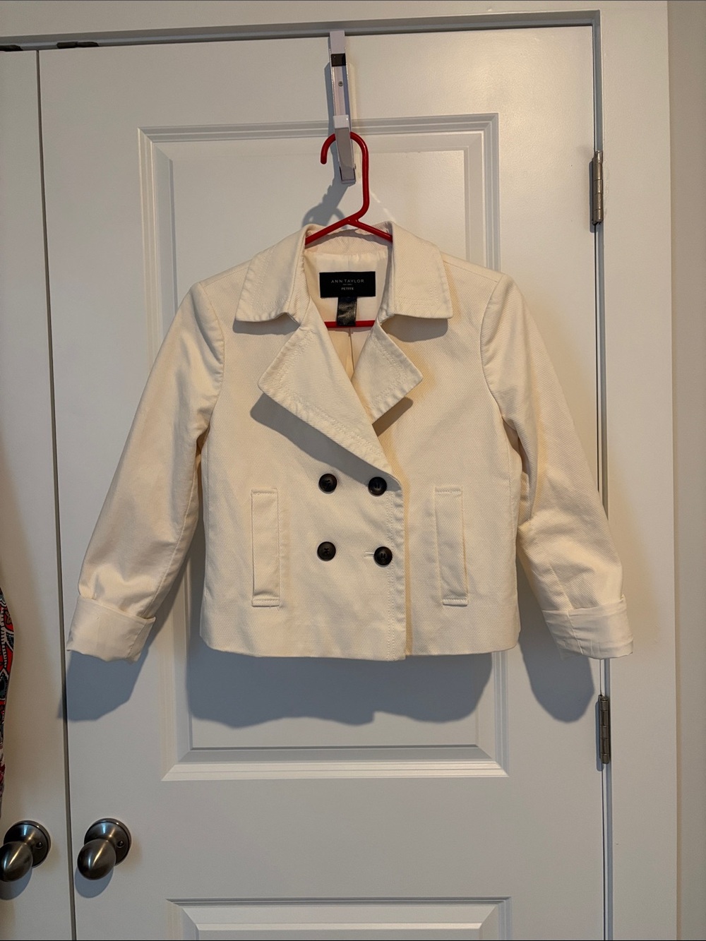 Ann Taylor Cream Double-Breasted Cropped Blazer